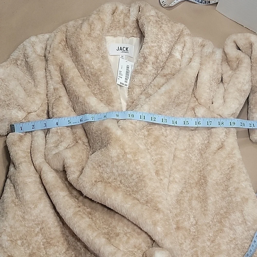 Jack by BB Dakota. Size M. Faux Fur Cropped Jacket. NEW with Tag! - Picture 5 of 11